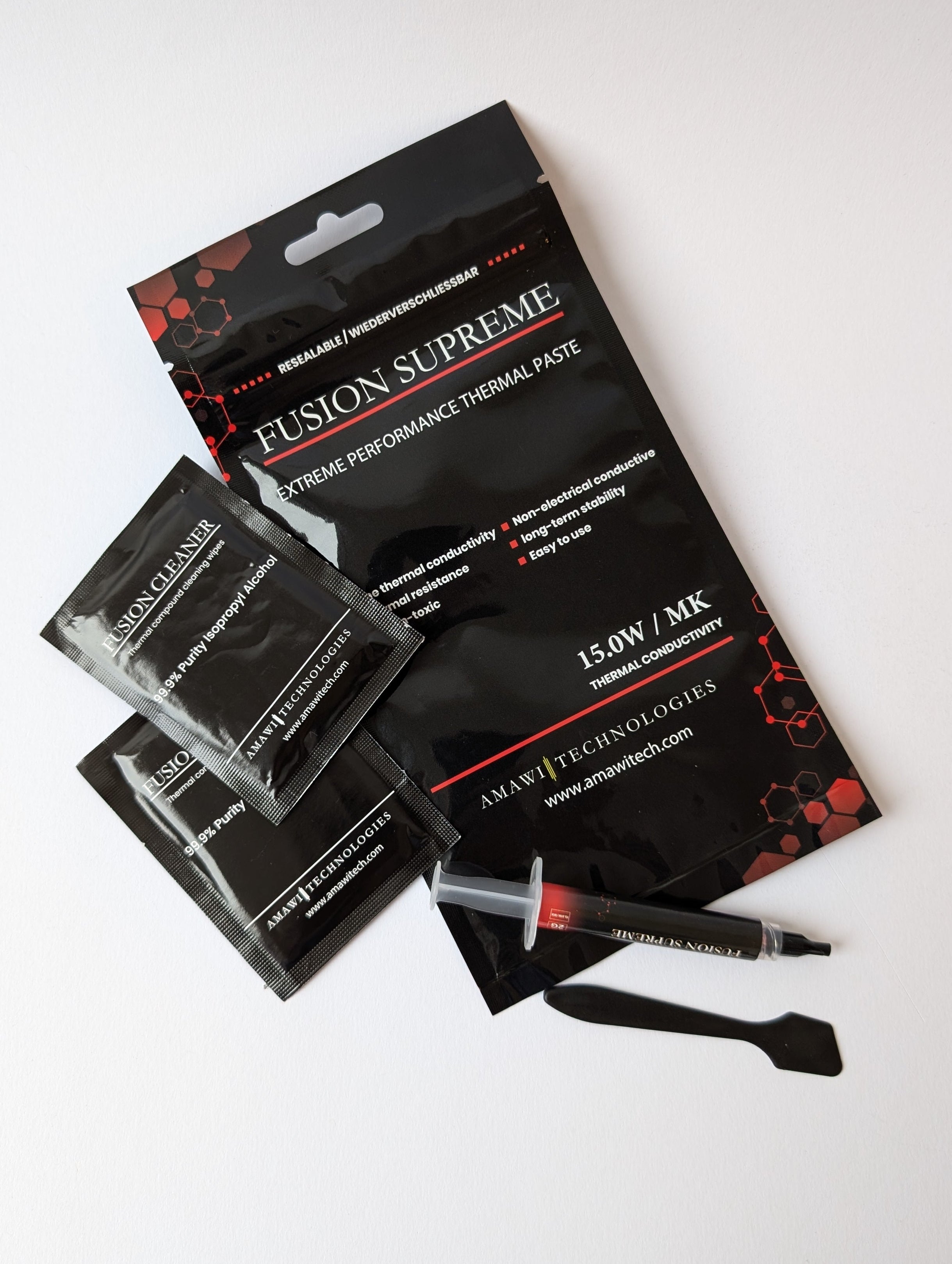 Fusion Supreme thermal paste packaging on a white background